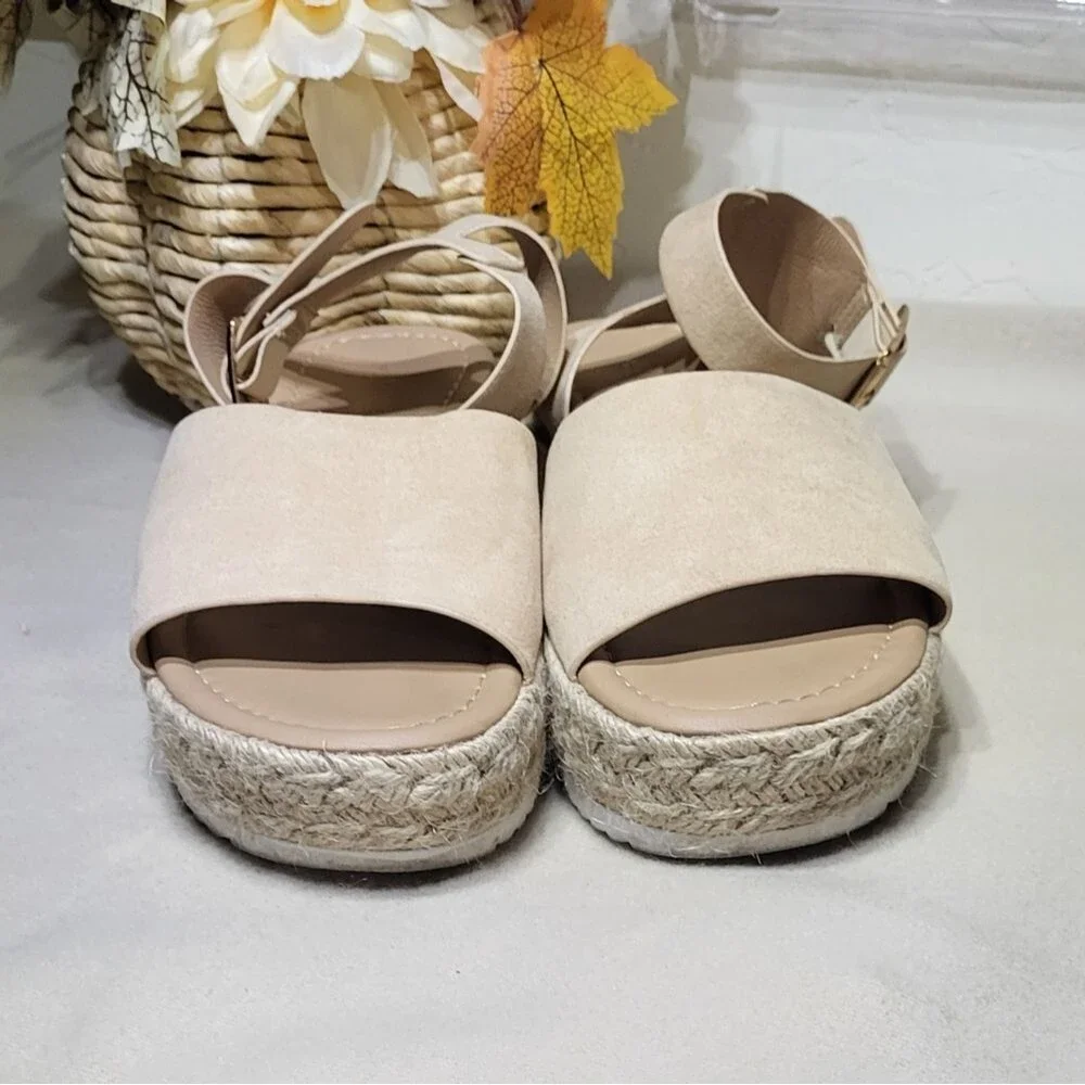 Dream Pairs Nude Suede Ankle Strap Platform Espadrille Sandals Size 7 EUC